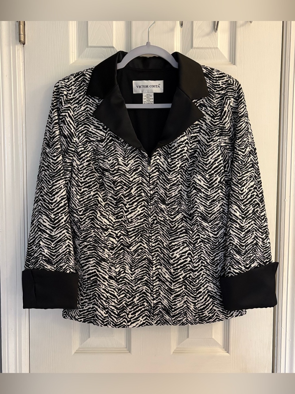 Victor Costa Blazer Size 8 Zebra Stripe Textured Rhinestone Zipper Satin Collar.